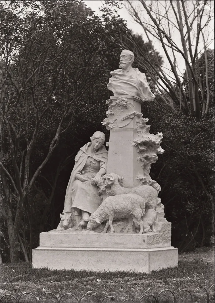 Avignon, le rocher des Doms : Statue de Paul Vayson.